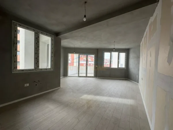 Tirane, shitet apartament 2+1+2+Post Parkimi+Ballkon Kati 5, 126 m² 212.000 € (Unaza e Re, River Residence)