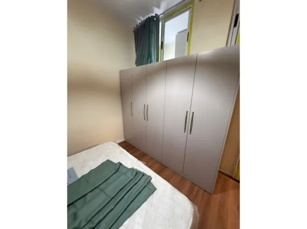 Tirane, jepet me qera apartament 1+1 Kati 1, 50 m² 400 € (Ali Demi)