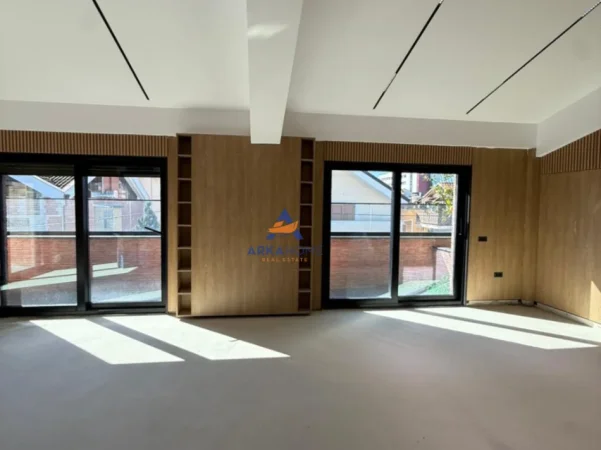 Tirane, jepet me qera ambjent biznesi Kati 3, 607 m² 6.000 € 