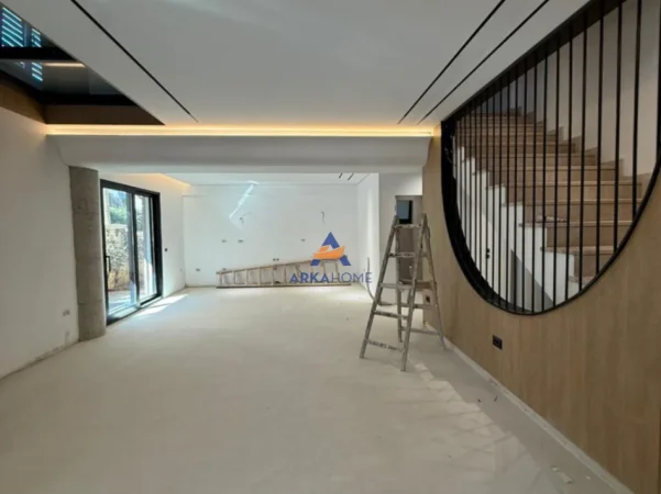 Tirane, jepet me qera ambjent biznesi Kati 3, 607 m² 6.000 € 