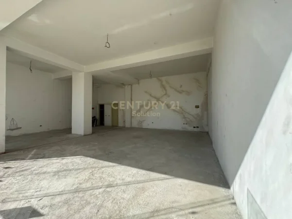 Tirane, shes ambjent biznesi Kati 0, 110 m² 130.000 € (Spitali Amerikan 3)