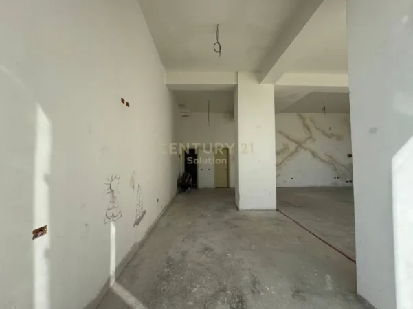 Tirane, shes ambjent biznesi Kati 0, 110 m² 130.000 € (Spitali Amerikan 3)