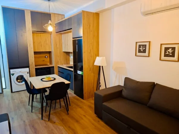 Tirane, jepet me qera apartament 1+1+Ballkon Kati 6, 60 m² 400 € (Ali Demi, Kompleksi Kadiu)
