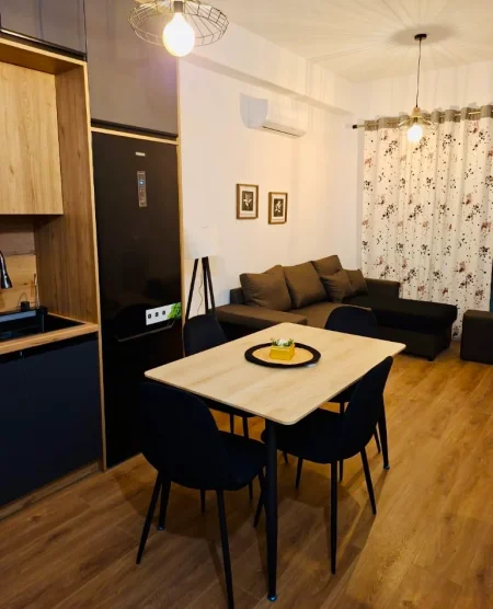 Tirane, jepet me qera apartament 1+1+Ballkon Kati 6, 60 m² 400 € (Ali Demi, Kompleksi Kadiu)