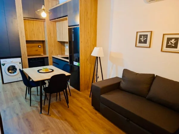 Tirane, jepet me qera apartament 1+1+Ballkon Kati 6, 60 m² 400 € (Ali Demi, Kompleksi Kadiu)