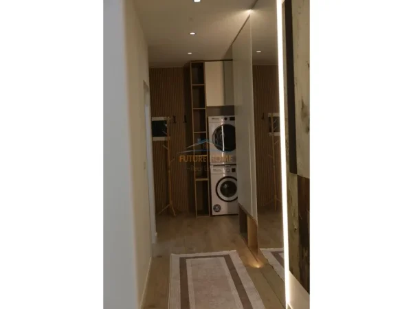 Tirane, jepet me qera apartament 2+1 Kati 4, 101 m² 1.200 € (Zogu i Zi)