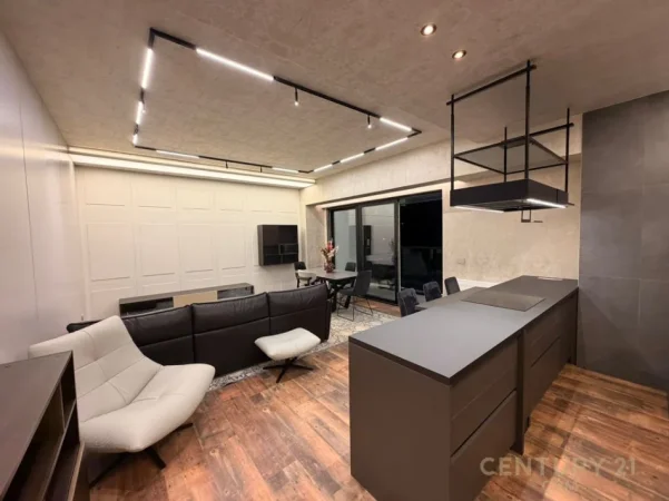 Tirane, shes apartament 2+1+Ballkon Kati 7, 118 m² 650.000 € (Ambasador 3)