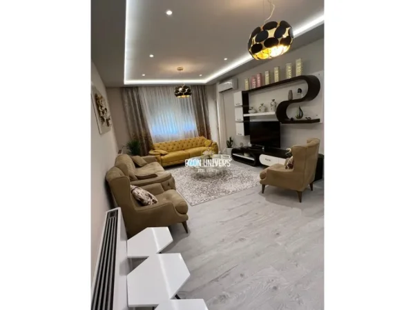 Tirane, jepet me qera apartament 2+1+Ballkon Kati 1, 117 m² 900 € (Liqeni i Thatë)