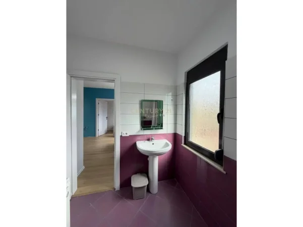 Tirane, shes apartament 1+1 Kati 4, 40 m² 77.900 € (Casa Italia)