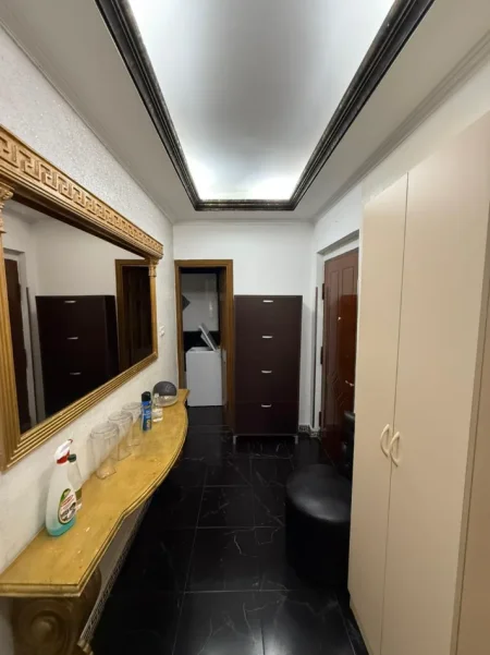 Tirane, jepet me qera apartament 2+1 Kati 7, 1.000 € (BLLOK)