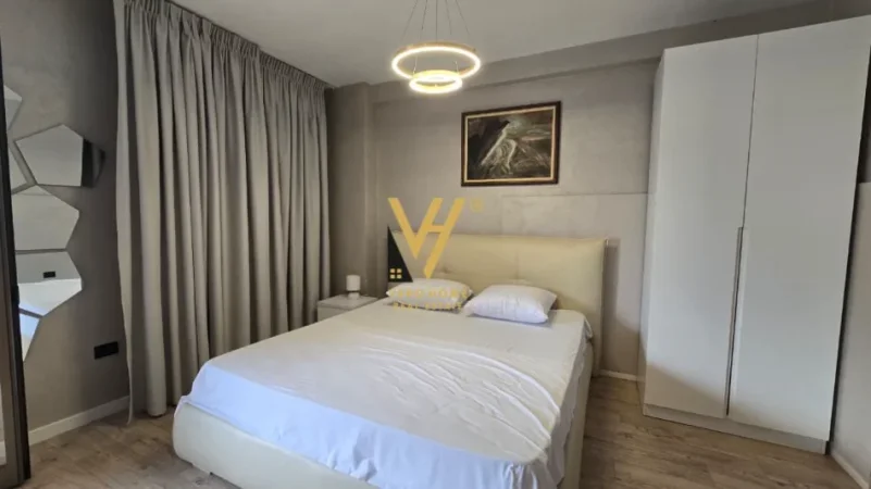 Tirane, jepet me qera apartament 2+1+Ballkon Kati 4, 100 m² 1.500 € (QENDER)