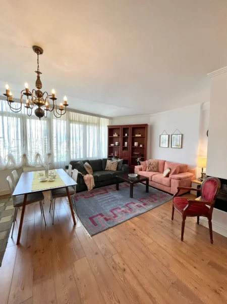 Tirane, jepet me qera apartament 1+1 Kati 9, 75 m² 700 € (Rruga Sami Frasheri , Drejtoria Policise)