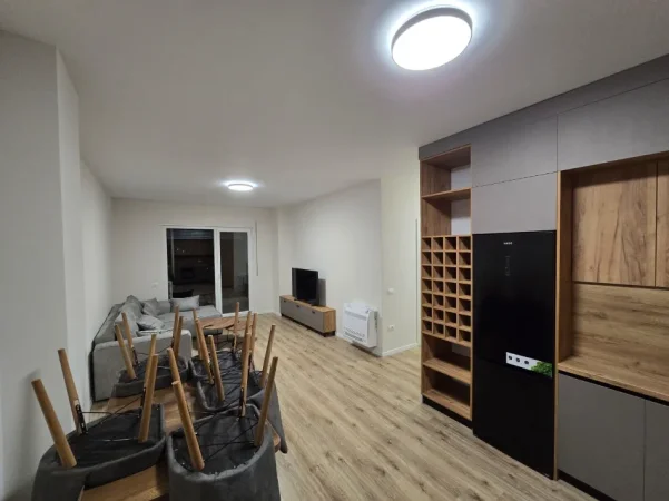 Tirane, shitet apartament 3+1 Kati 7, 111 m² 119.000 € (KAMEZ)