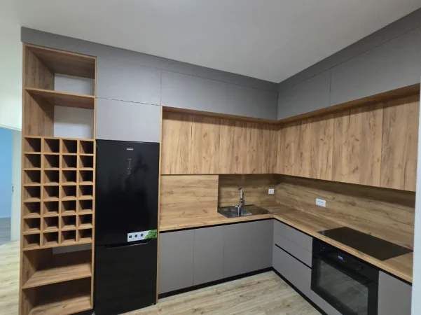 Tirane, shitet apartament 3+1 Kati 7, 111 m² 119.000 € (KAMEZ)