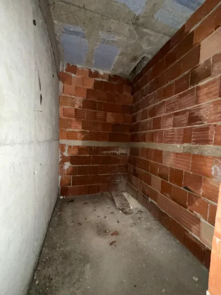 Tirane, shitet apartament 1+1 Kati 1, 75 m² 151.000 € (BULEVARDI I RI)