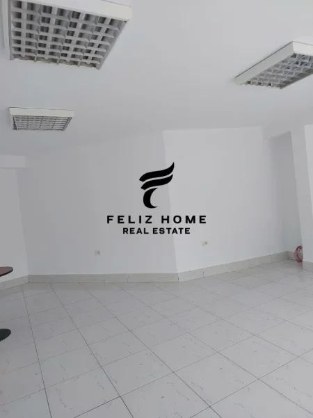 Tirane, jepet me qera dyqan Kati 0, 25 m² 400 € (KODRA E DIELLIT)