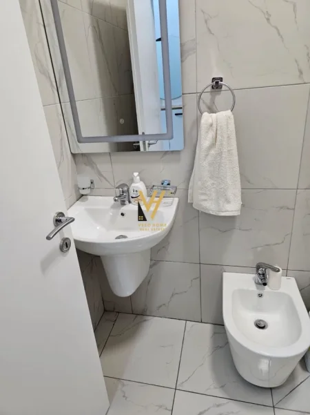 Tirane, shitet apartament 2+1+Ballkon Kati 1, 86 m² 190.000 € (YZBERISHT)