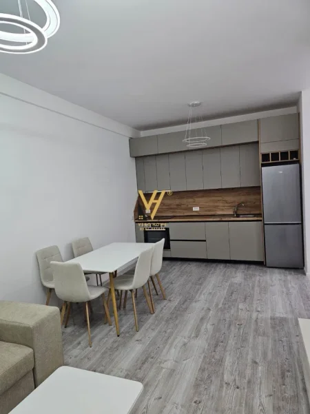 Tirane, shitet apartament 2+1+Ballkon Kati 1, 86 m² 190.000 € (YZBERISHT)