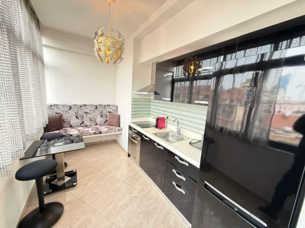 Tirane, jepet me qera apartament 2+1 Kati 8, 96 m² 950 € (Rruga Vaso Pasha)