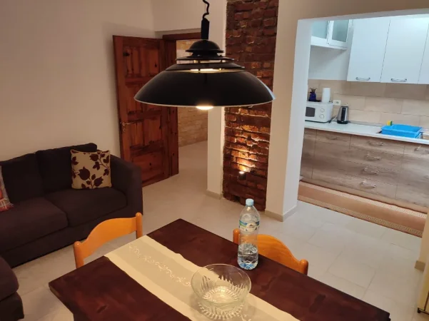 Tirane, jepet me qera apartament 3+1+Aneks+Ballkon Kati 3, 81 m² 649 € Qender-Min Drejtesise