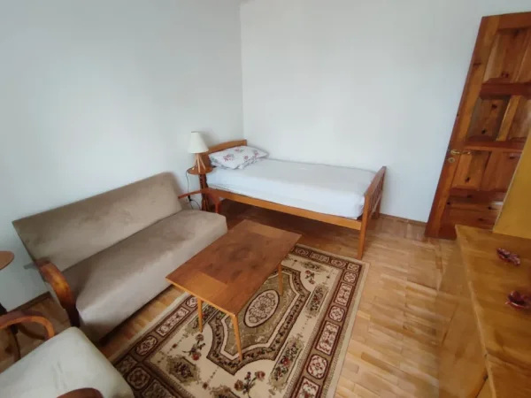 Tirane, jepet me qera apartament 3+1+Aneks+Ballkon Kati 3, 81 m² 649 € Qender-Min Drejtesise