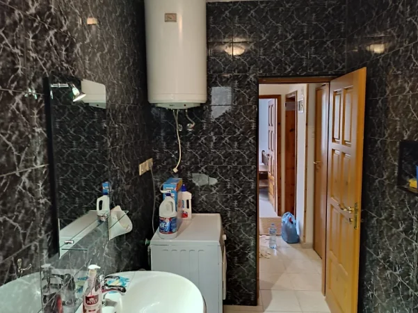 Tirane, jepet me qera apartament 3+1+Aneks+Ballkon Kati 3, 81 m² 649 € Qender-Min Drejtesise