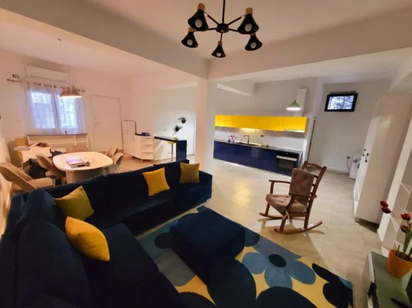 Tirane, jepet me qera apartament 2+1 Kati 1, 100 m² 550 € (Rruga Hoxha Tahsim prane Bar Oslo)