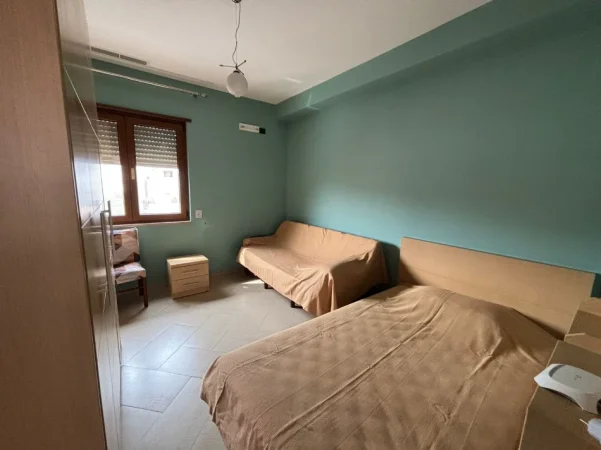 Tirane, jepet me qera Vile 2+1 Kati 2, 118 m² 520 € (Rruga Jordan Misja)