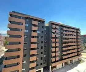 Tirane, jepet me qera zyre Kati 5, 80 m² 550 € (Unaza e Re)