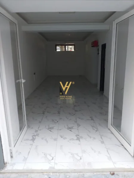 Tirane, jepet me qera magazine Kati 0, 60 m² 420 € (RRUGA E DIBRES)