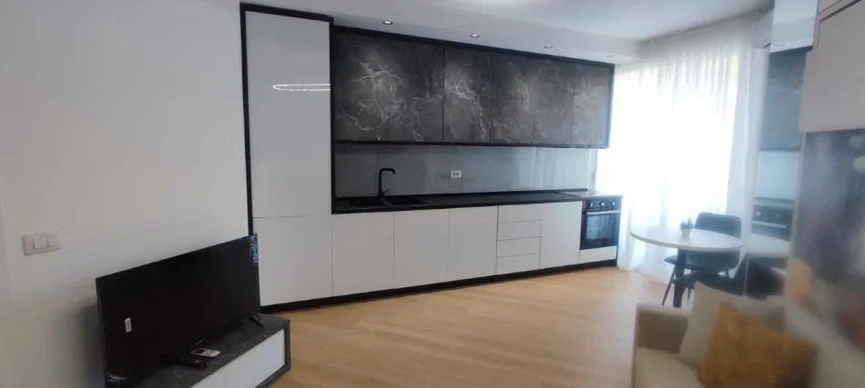 Tirane, shes garsonier Kati 4, 35 m² 80.000 € (komuna e parisit)