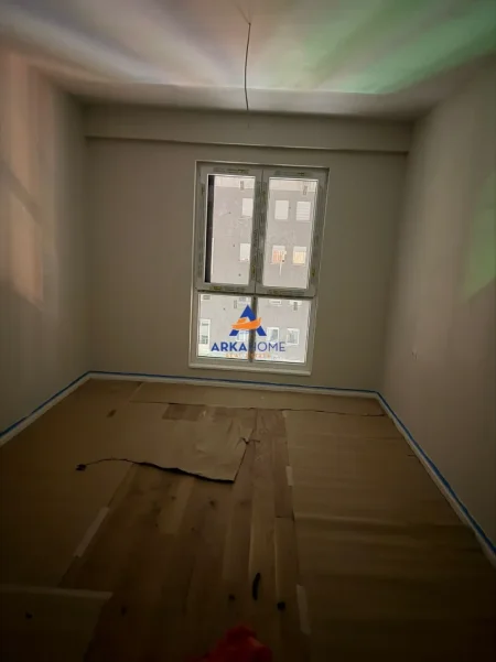 Tirane, jepet me qera ambjent biznesi Kati 8, 110 m² 1.000 € 