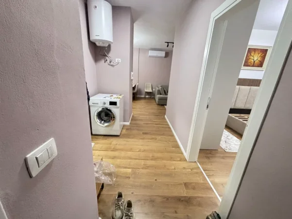 Tirane, jepet me qera apartament 1+1 Kati 8, 80 m² 720 € (Rruga Dervish Hekali)