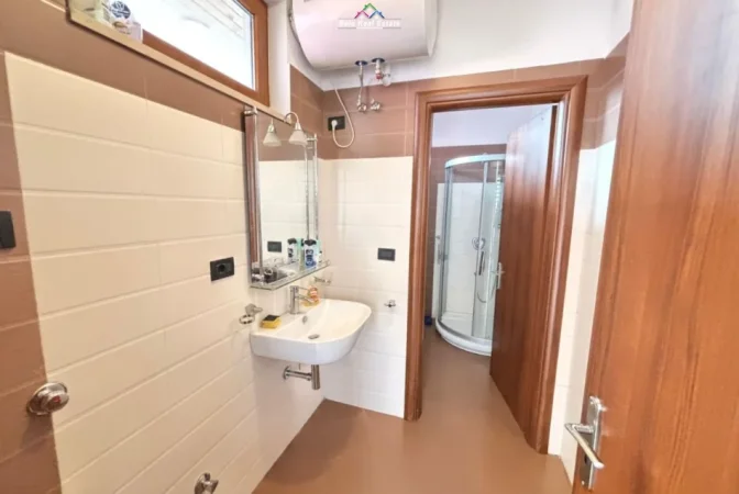 Tirane, jepet me qera Vile 2+1 Kati 2, 118 m² 520 € (jordan misja)