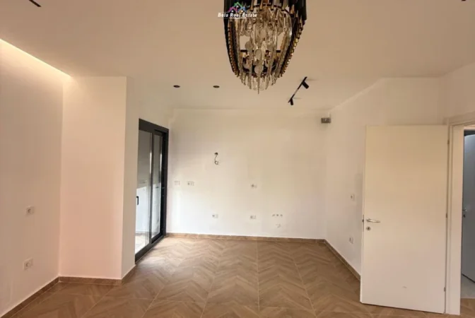 Tirane, jepet me qera zyre Kati 1, 130 m² 1.250 € (Tek Rezidenca Oasis)