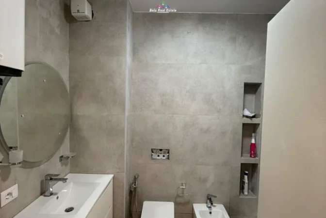 Tirane, jepet me qera zyre Kati 1, 130 m² 1.250 € (Tek Rezidenca Oasis)