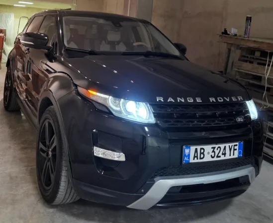 Tirane, shitet Range Rover Evoque , e zeze automatik Klima 180.000 km 9.800 €