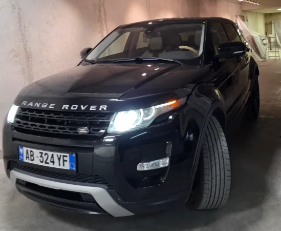 Tirane, shitet Range Rover Evoque , e zeze automatik Klima 180.000 km 9.800 €