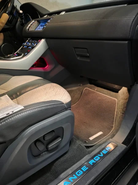 Tirane, shitet Range Rover Evoque , e zeze automatik Klima 180.000 km 9.800 €