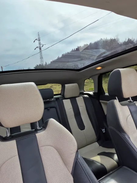 Tirane, shitet Range Rover Evoque , e zeze automatik Klima 180.000 km 9.800 €