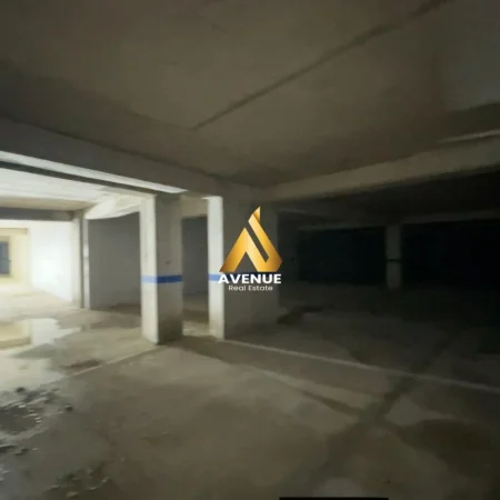 Tirane, shitet garazh | post parkimi Kati -2, 