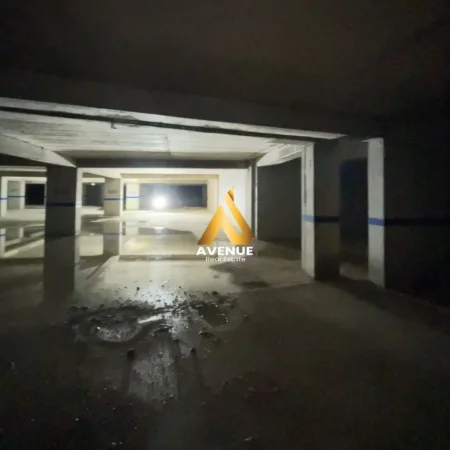 Tirane, shitet garazh | post parkimi Kati -2, 