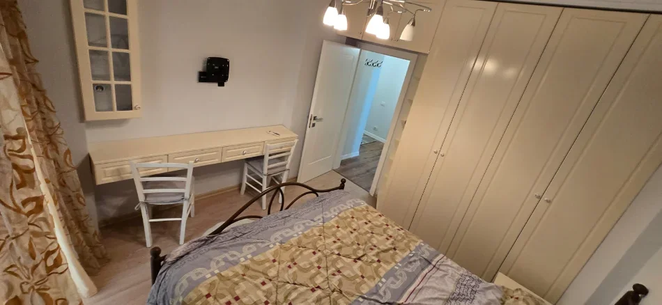 Tirane, jepet me qera apartament 3+1+Ballkon Kati 1, 120 m² 900 € 