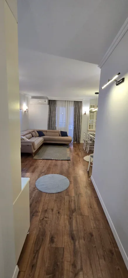Tirane, jepet me qera apartament 3+1+Ballkon Kati 1, 120 m² 900 € 