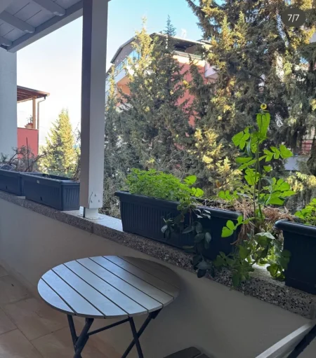 Tirane, shitet apartament 3+1+Ballkon + 2 Poste Parkimi , 115 m² 320.000 € (Prane Kopshtit Zoologjik, Tirane)