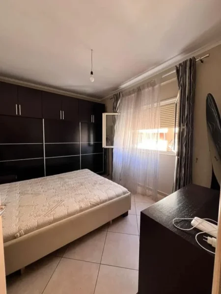 Tirane, jepet me qera apartament 1+1 Kati 5, 600 € (Deliorgji)