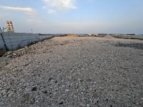 Durres, jepet me qera truall , 5.000 m² (Miqesia)