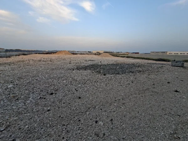 Durres, jepet me qera truall , 5.000 m² (Miqesia)