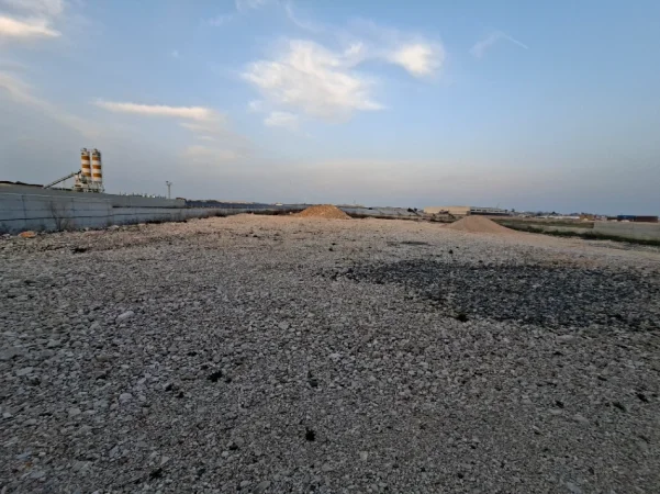 Durres, jepet me qera truall , 5.000 m² (Miqesia)