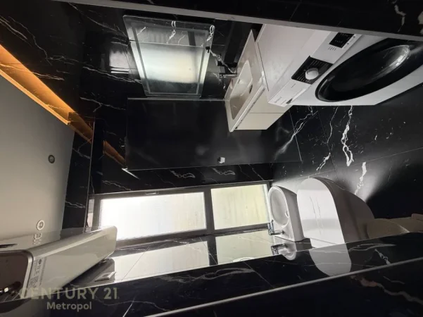 Tirane, jepet me qera apartament 3+1 Kati 3, 115 m² 900 € (ish tregu elektrik)